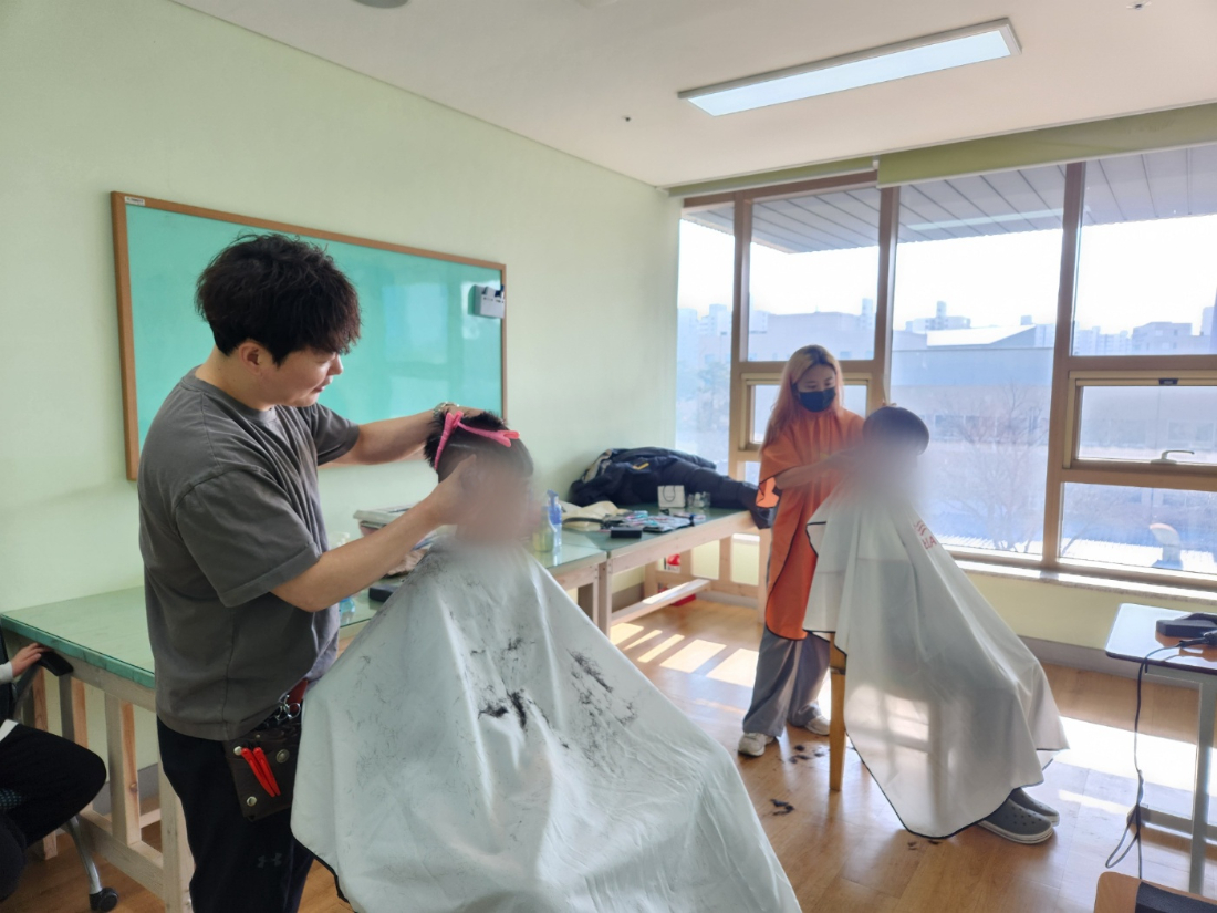 2월아티자노 블러2.jpg